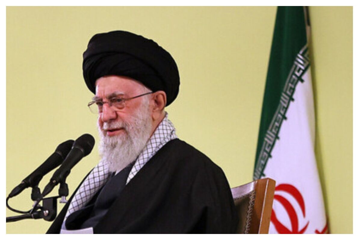 مراسم چهلم شهدای جنگ تحمیلی 12 روزه با حضور رهبر انقلاب